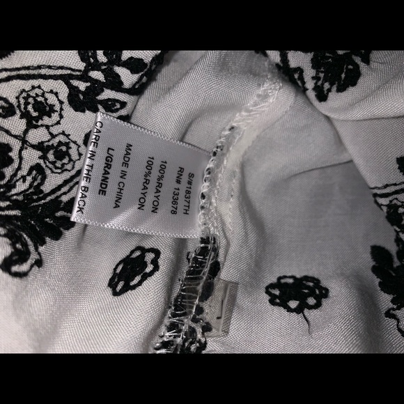 Cute dressy tank with black embroidery. - Picture 7 of 9